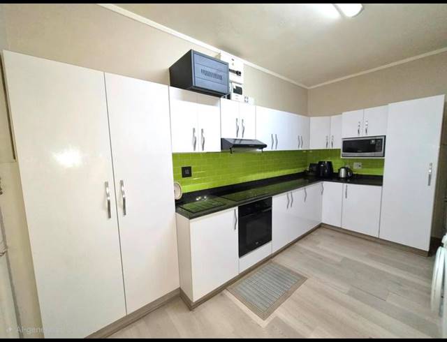 2 BEDROOM APARTMENT FOR SALE IN ESSENWOOD